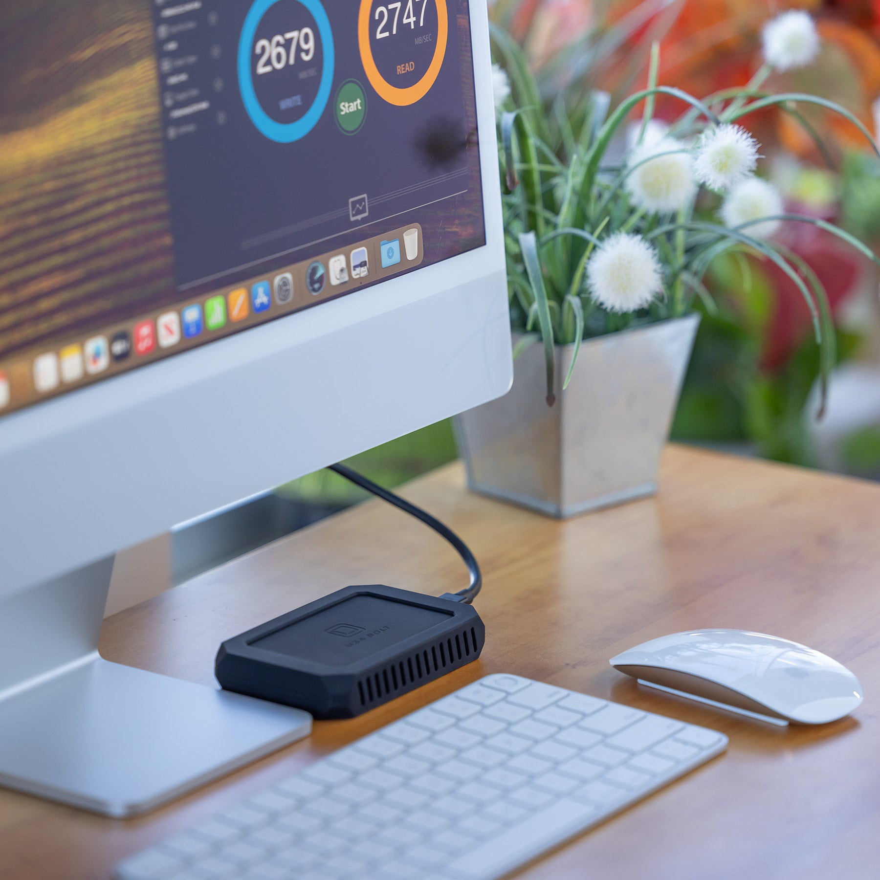 U34 Bolt USB4 (40Gbps) NVMe Thunderbolt 4 (USB-C) Portable SSD